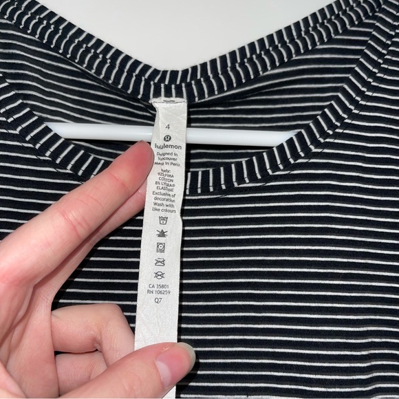 Lululemon T-shirt - Picture 4 of 4